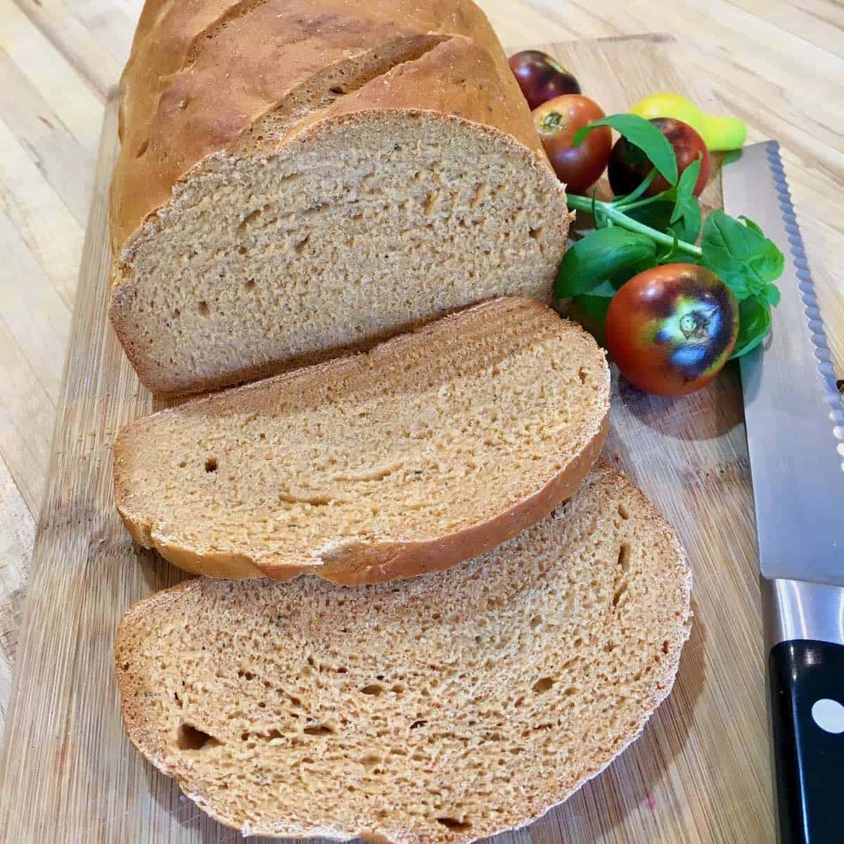 sliced bread with tomatoes