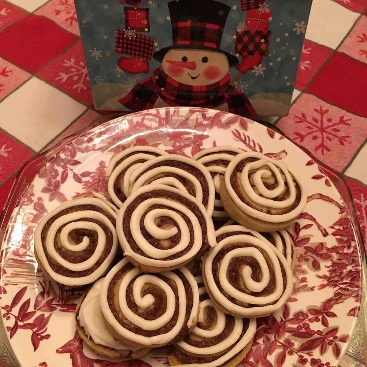 Cinnamon bun cookies.