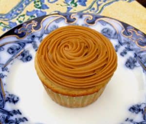 caramel corn cupcake