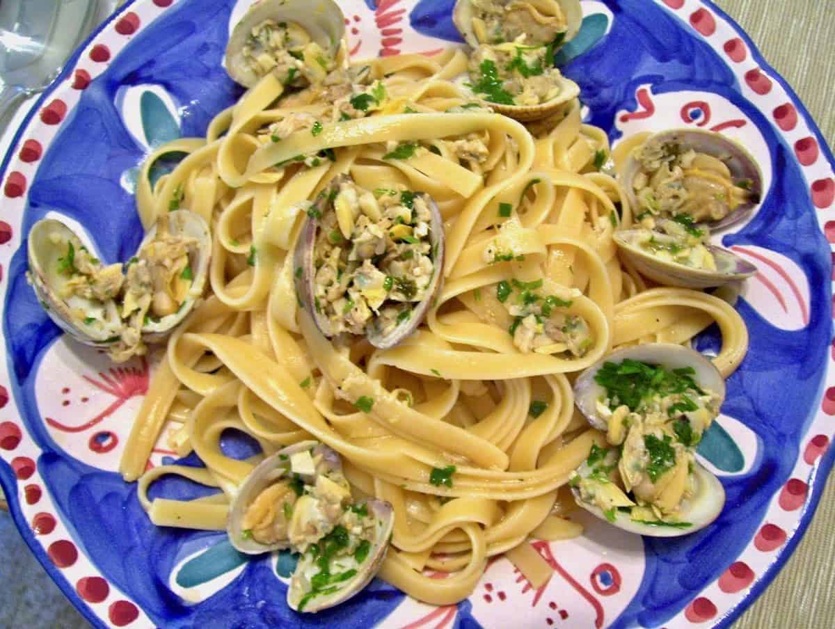 Feast your eyes on pasta with fresh clams.