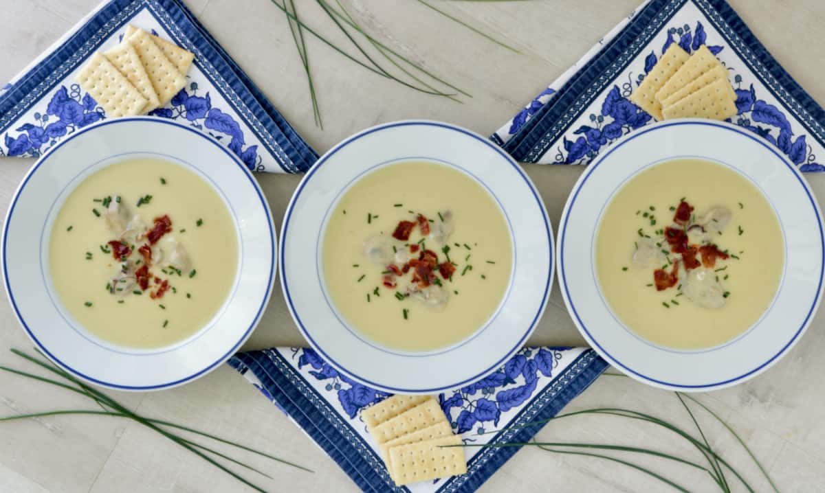 Creamy oyster soup recipe with potato and leek.