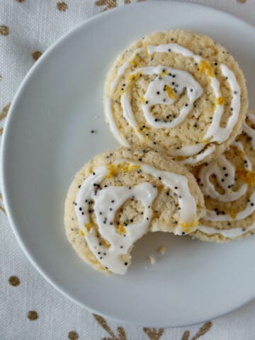 Cookies on plate.