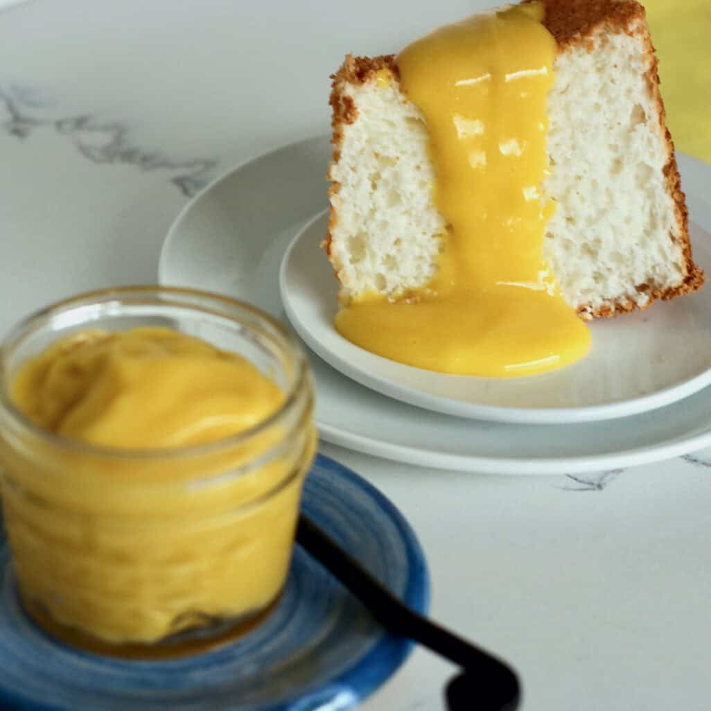 Calamansi curd and cake.