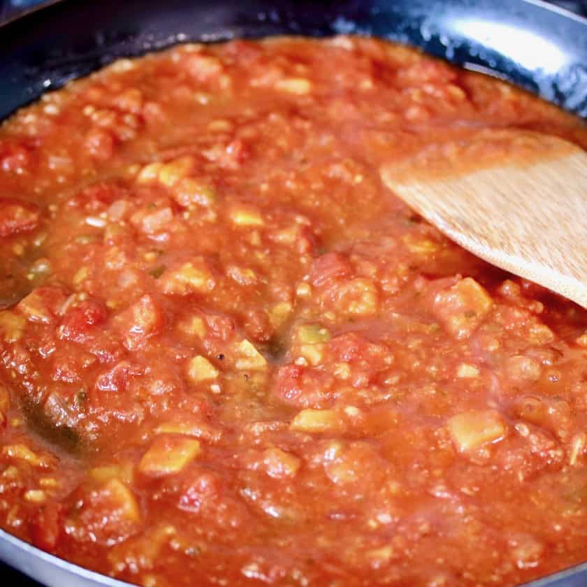Salsa simmer sauce.