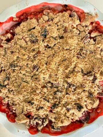 Strawberry rhubarb crumble.