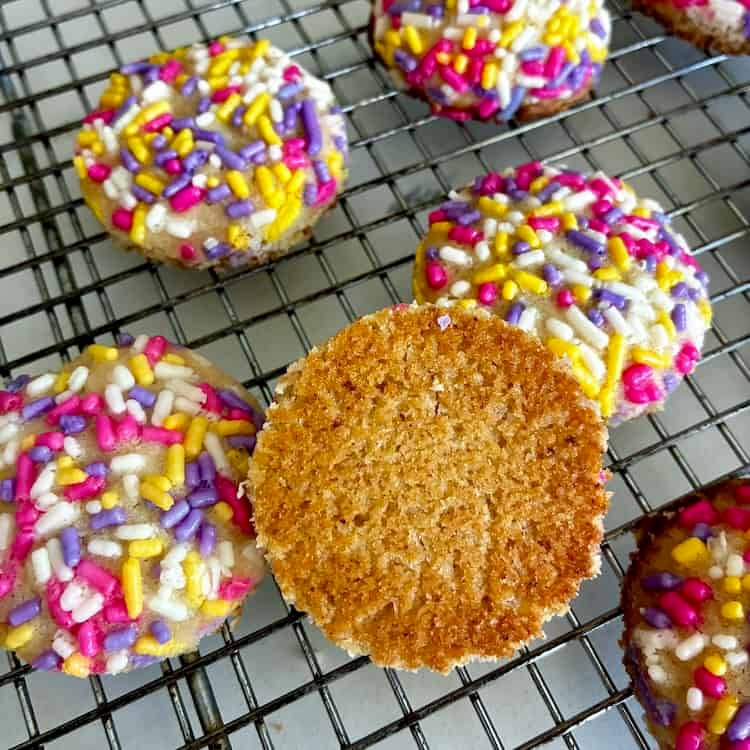 Perfectly baked funfetti cookies.