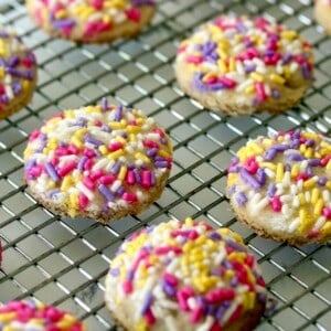 Funfetti cookies on cooling rack.