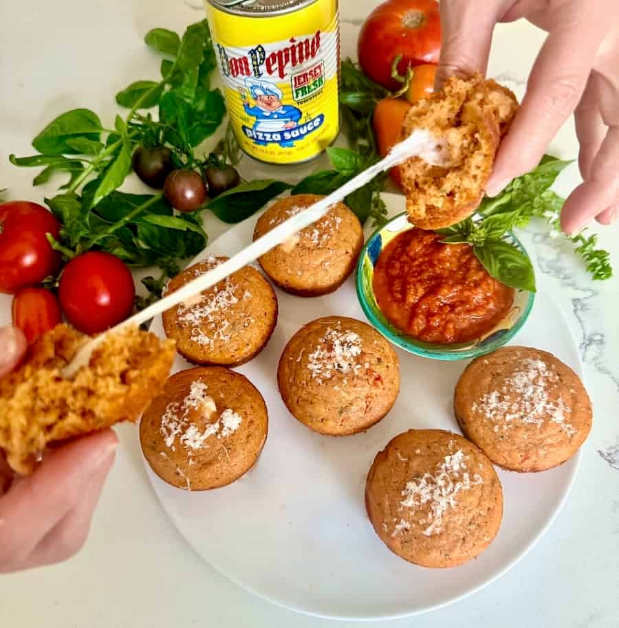 Muffin cheese pull.